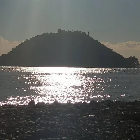 Sul Mare Famiglie Ed Amici Fino 10 Posti Αλμπένγκα