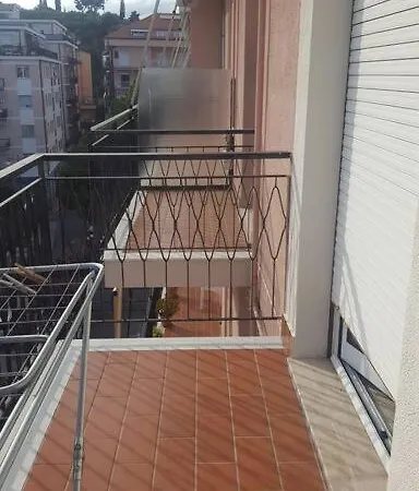 Sul Mare Famiglie Ed Amici Fino 10 Posti * Albenga