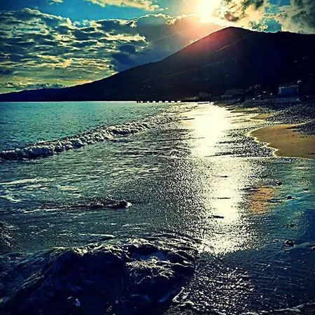 Sul Mare Famiglie Ed Amici Fino 10 Posti Lägenhet *