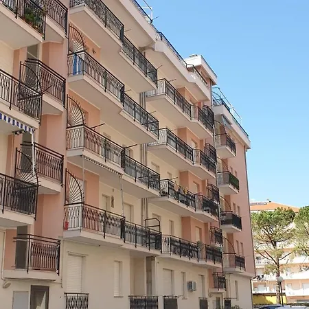 Sul Mare Famiglie Ed Amici Fino 10 Posti Lägenhet Albenga
