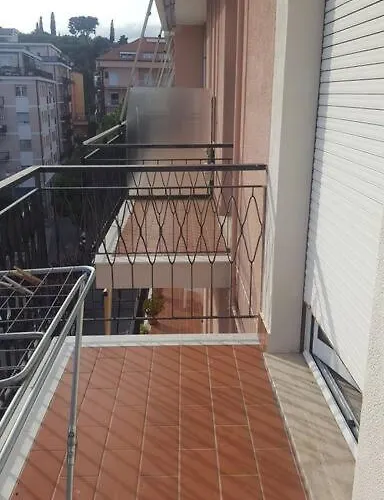 Sul Mare Famiglie Ed Amici Fino 10 Posti * Albenga