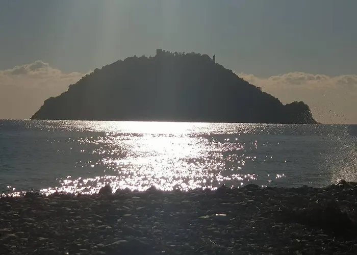 Sul Mare Famiglie Ed Amici Fino 10 Posti Albenga