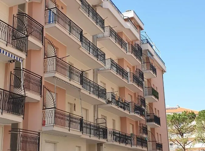 Sul Mare Famiglie Ed Amici Fino 10 Posti Apartament Albenga