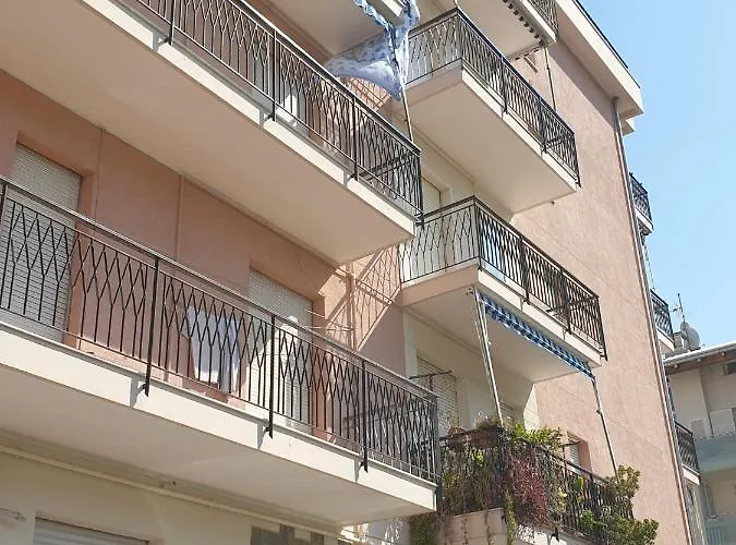 Sul Mare Famiglie Ed Amici Fino 10 Posti Apartament Albenga